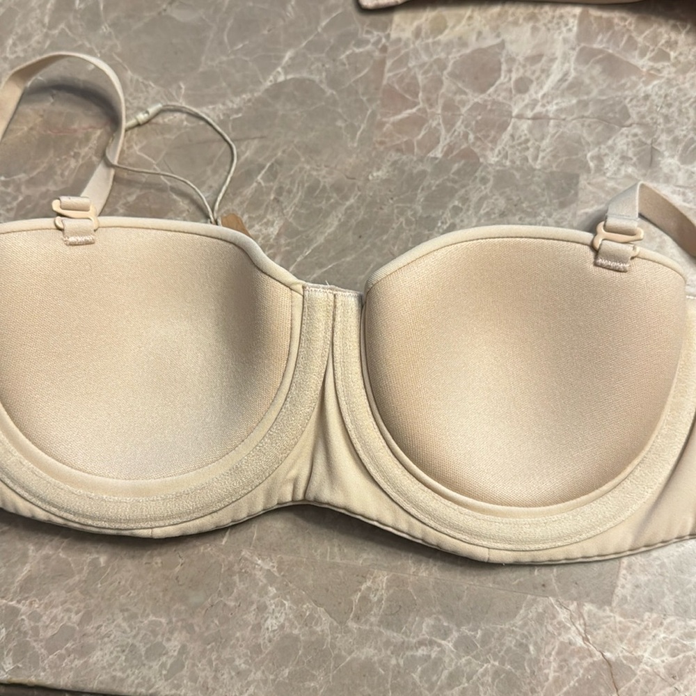 SKIMS FITS EVERYBODY STRAPLESS BRA - Picture 7 of 8